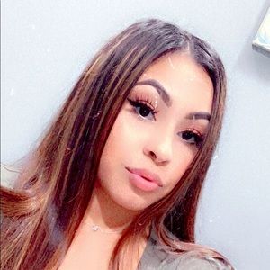 Meet your Posher, Raquel